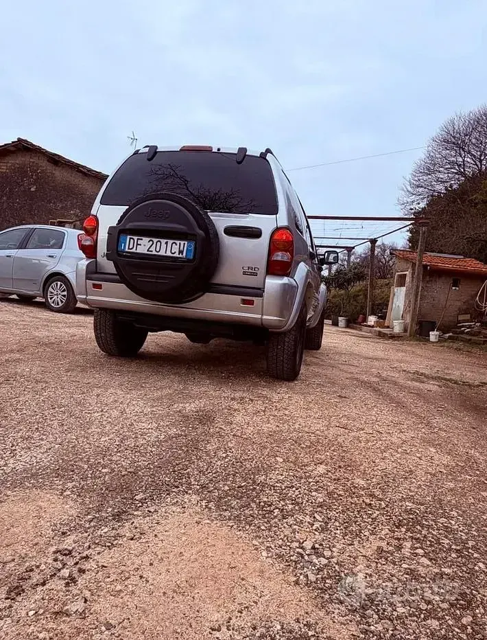 Usata Jeep Cherokee Limited 2004 Grigio SUV