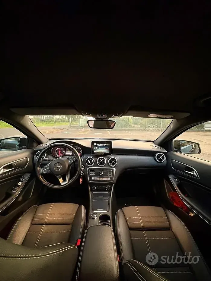 Usata Mercedes A180 109 CV (80 kW) 2016 Nero Utilitaria