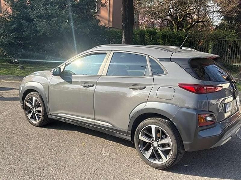 Usata Hyundai Kona Style 120 CV (88 kW) 2018 Grigio SUV