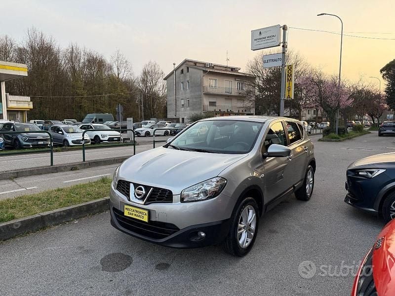 Usata Nissan Qashqai Acenta 117 CV (86 kW) 2012 Grigio SUV