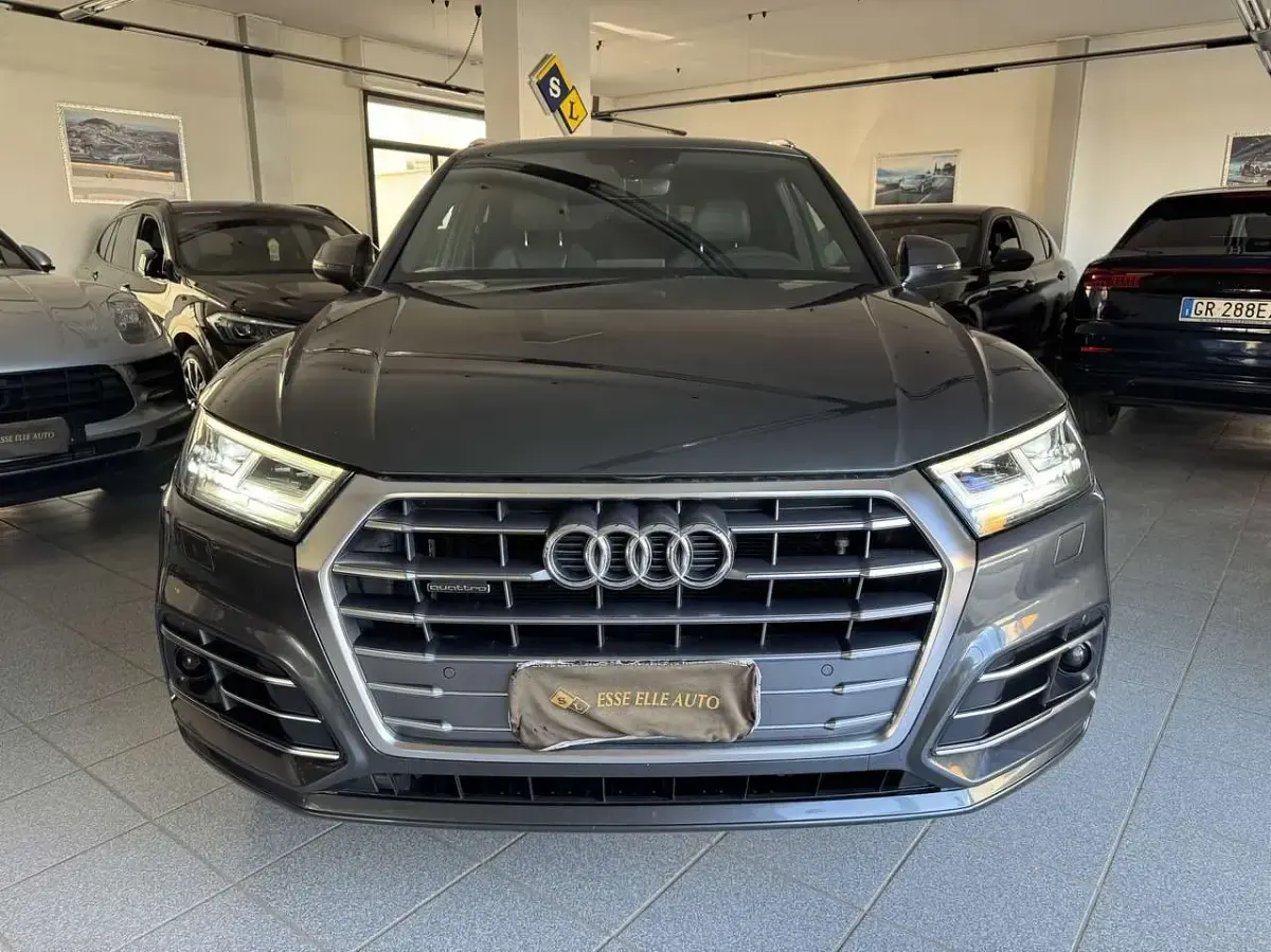 Usata Audi Q5 S-line plus 190 CV (139 kW) 2019 Grigio SUV