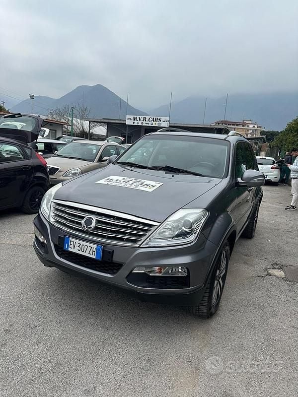 Usata Ssangyong (KGM) Rexton 154 CV (113 kW) 2014 Grigio SUV