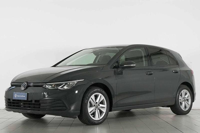 Grigio Usata 2023 VW Golf VIII Life Tre volumi | 24.800 € (Buon prezzo) - Immagine 1/4