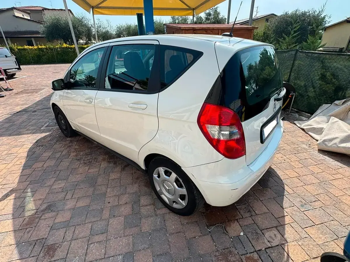 Usata Mercedes A160 Style 82 CV (60 kW) 2011 Bianco Utilitaria