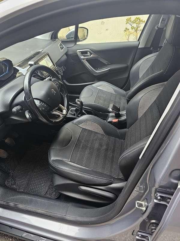 Usata Peugeot 2008 Allure 102 CV (75 kW) 2019 Grigio SUV