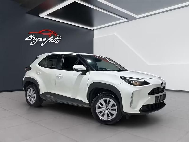 Usata Toyota Yaris Active 115 CV (84 kW) 2023 Bianco Utilitaria