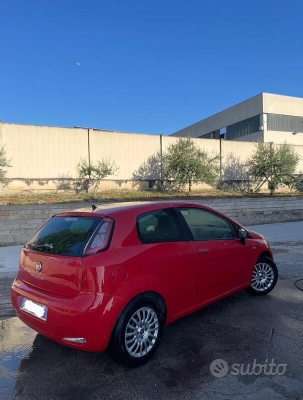Rosso Usata 2014 Fiat Punto Evo Utilitaria | 2999 € (Super prezzo) - Immagine 1/4