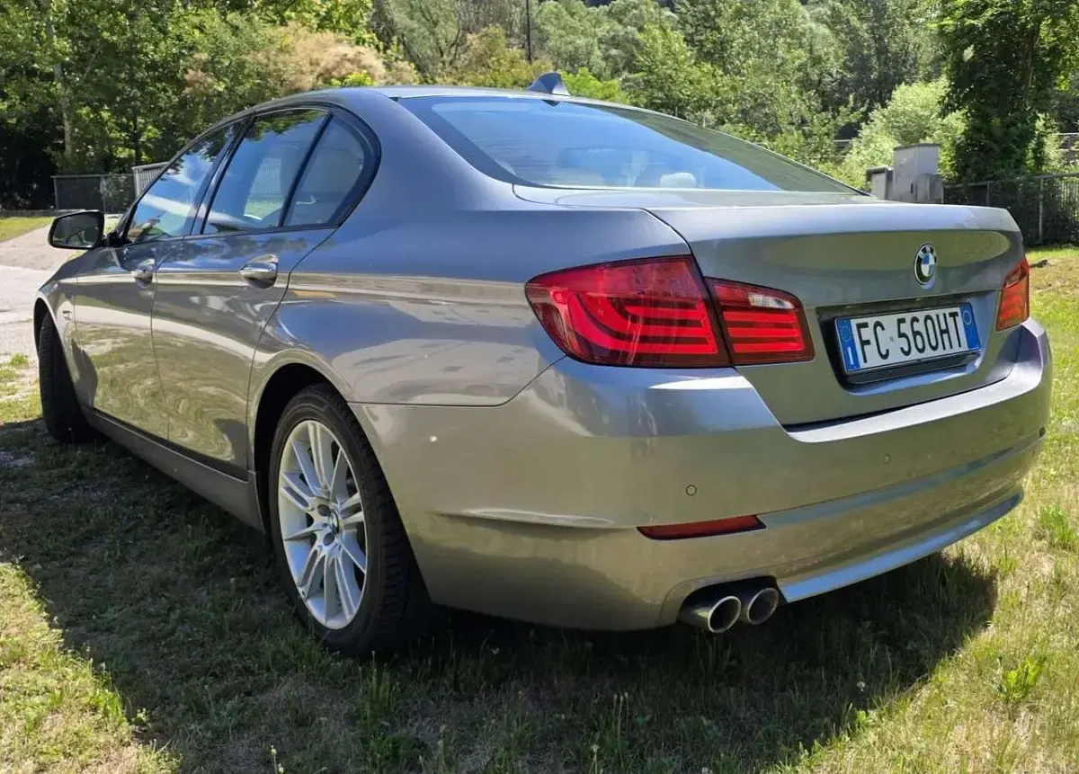 Usata BMW 530 Performance 245 CV (180 kW) 2011 Grigio Berlina