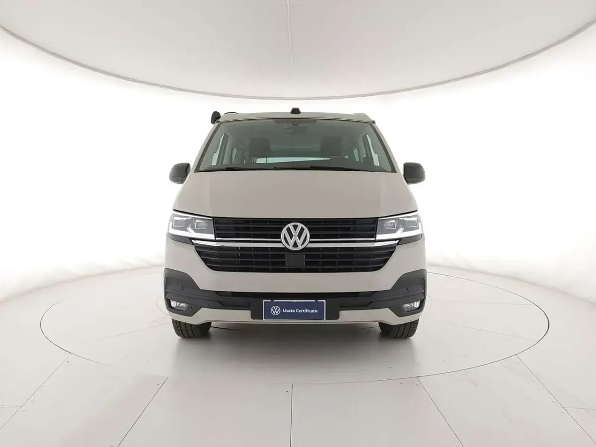 Usata VW T7 Beach 150 CV (110 kW) 2024 Ascot grey Furgone