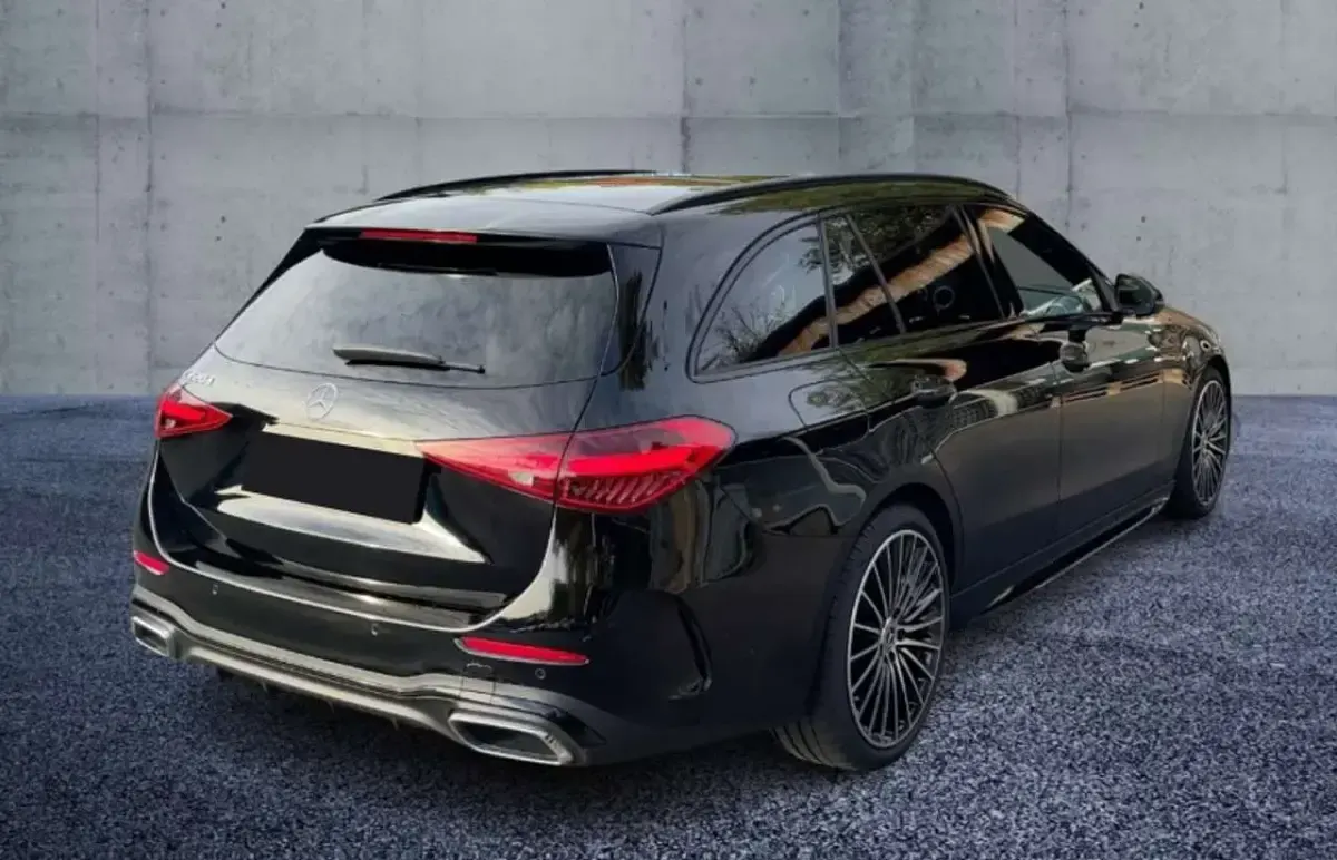 Usata Mercedes C220 AMG Line Premium 200 CV (147 kW) 2024 Nero SUV