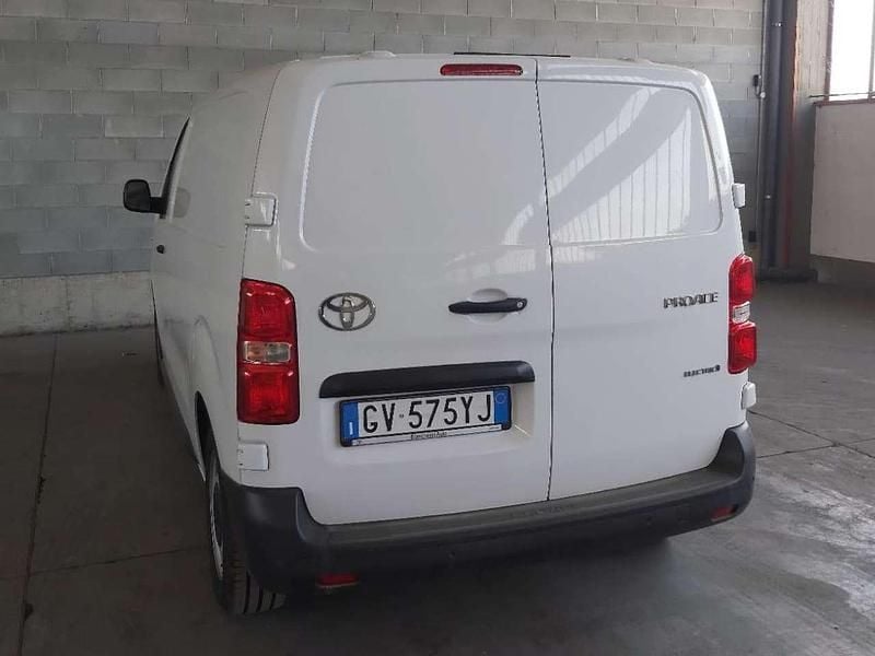 Usata Toyota Proace 61 kW (84 CV) 2024 Solid white Monovolume