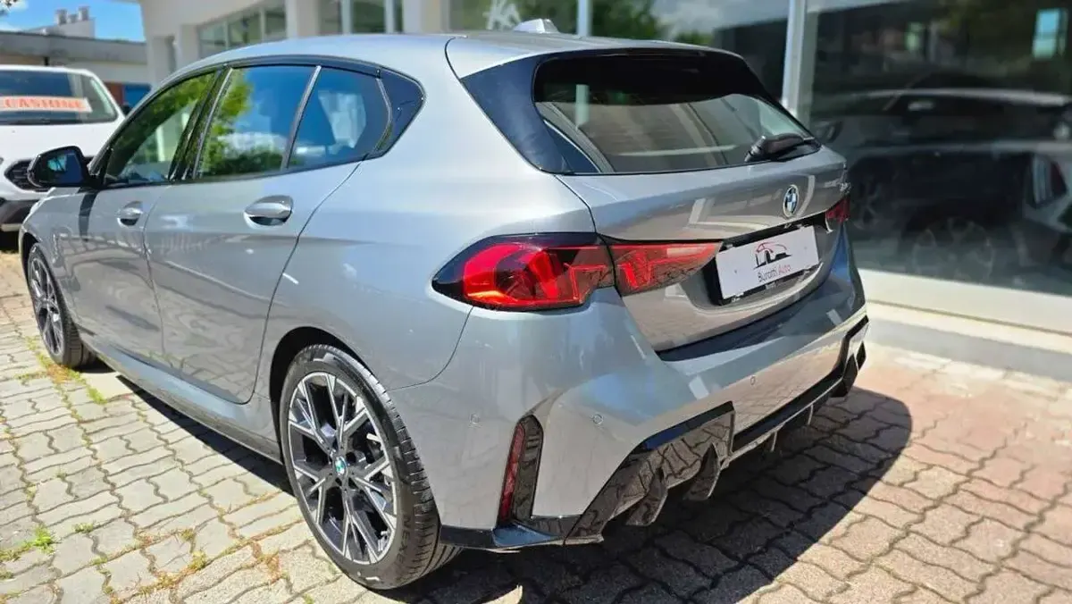 Usata BMW 120 M Sport 170 CV (125 kW) 2025 Kyscraper grey metallic Utilitaria