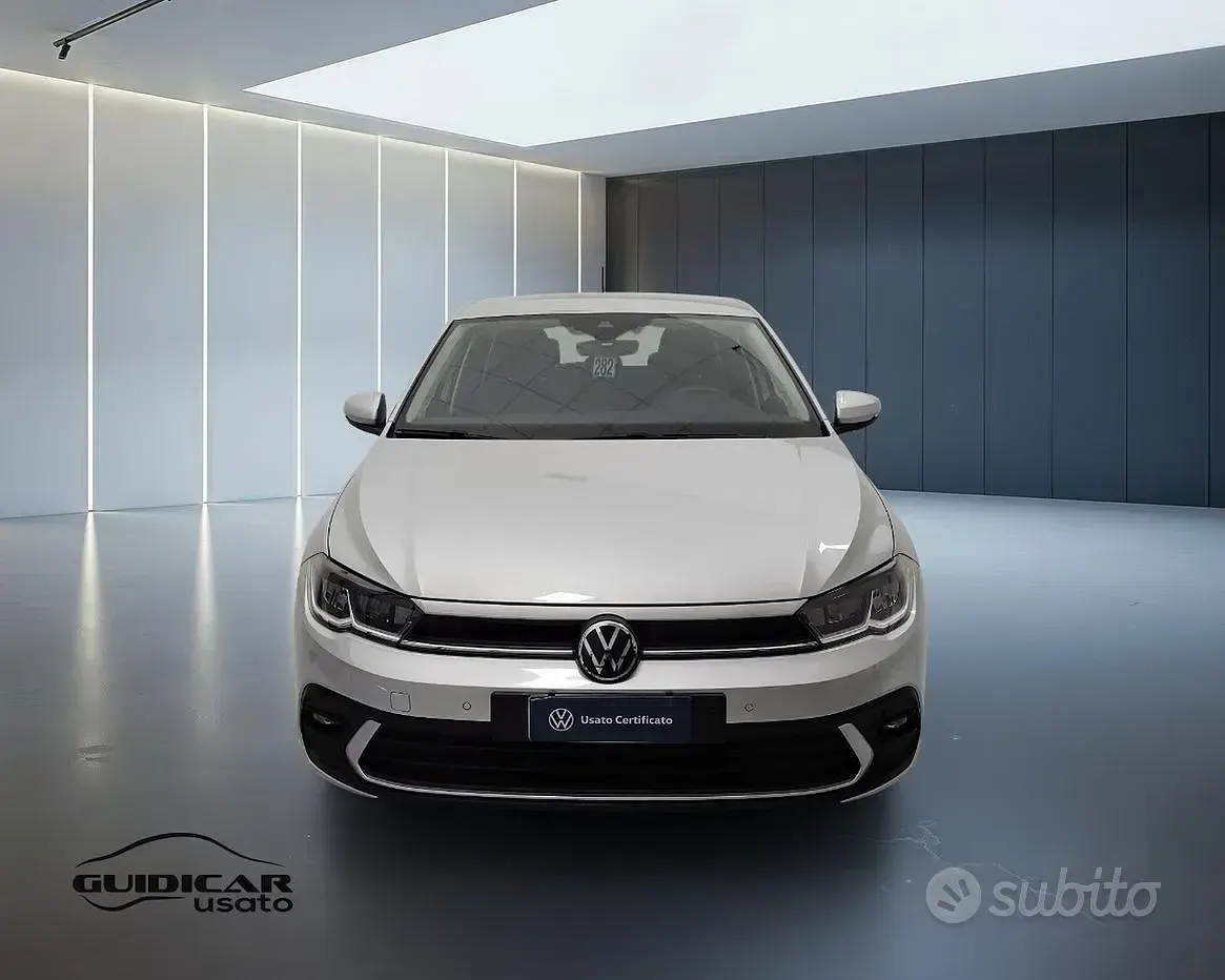 Usata VW Polo Life 80 CV (58 kW) 2023 Argento Utilitaria