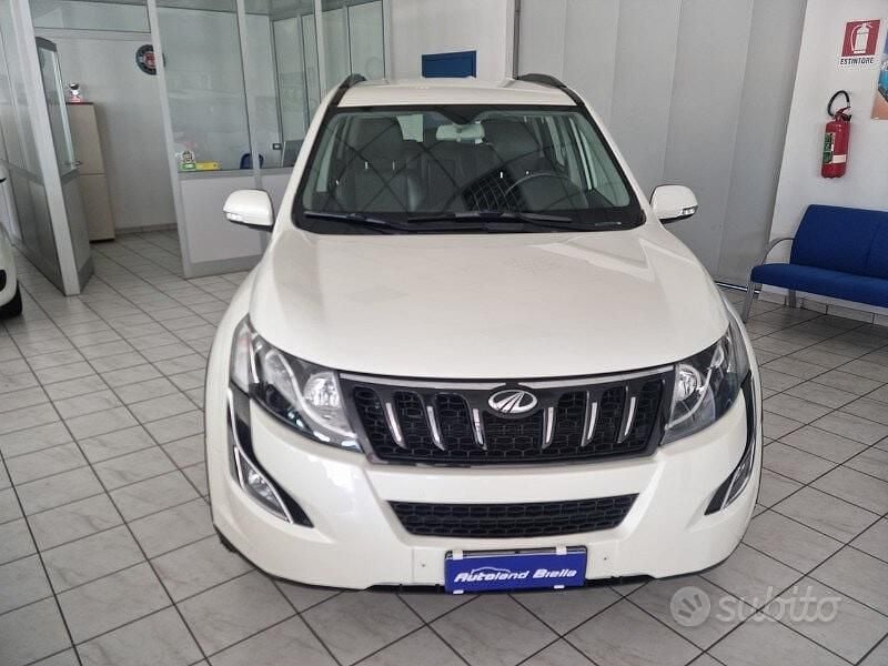 Usata Mahindra XUV500 140 CV (102 kW) 2016 Bianco SUV