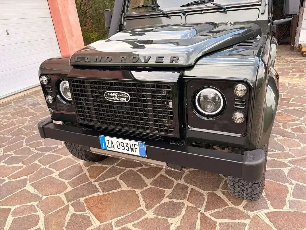 Usata Land Rover Defender 122 CV (89 kW) 2008 Station wagon