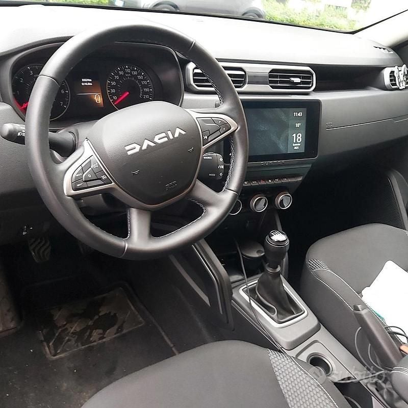 Usata Dacia Duster Journey 101 CV (74 kW) 2023 Nero SUV