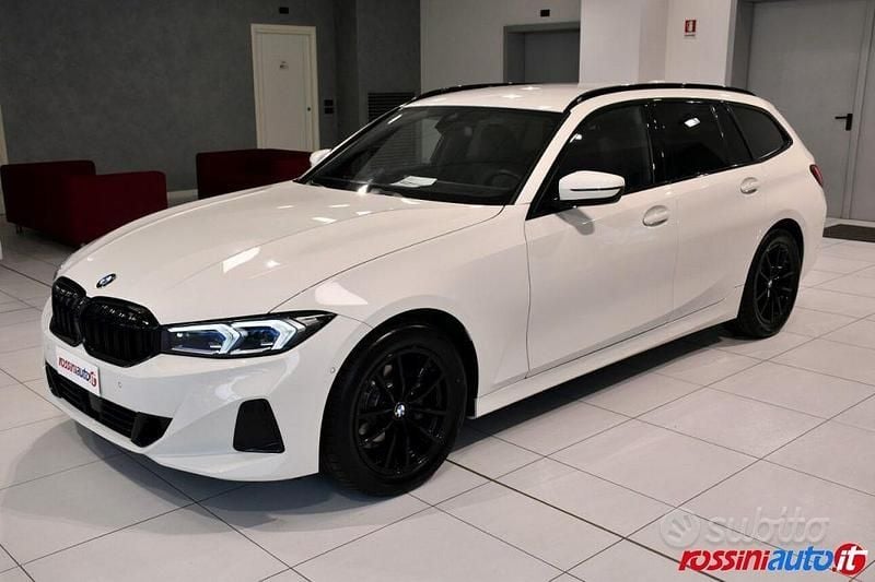 Bianco Usata 2023 BMW 318 Comfort Edition Station wagon | 36.900 € (Buon prezzo) - Immagine 1/4