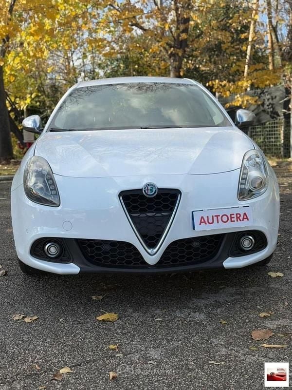 Bianco Usata 2016 Alfa Romeo Giulietta Super Tre volumi | 8300 € (Buon prezzo) - Immagine 1/1