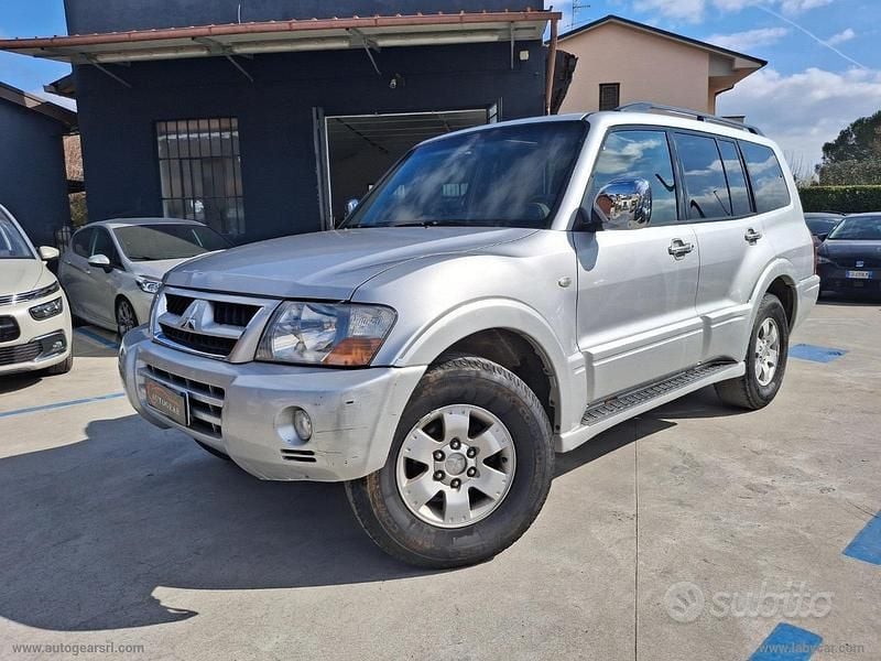 Usata Mitsubishi Pajero 160 CV (117 kW) 2003 Gray SUV