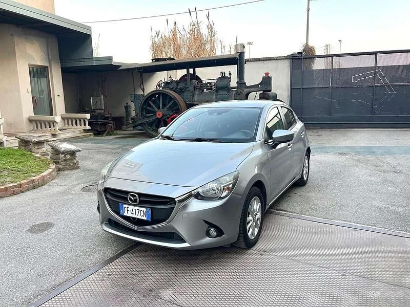 Usata Mazda 2 Exceed 105 CV (77 kW) 2016 Grigio Utilitaria