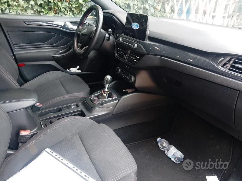 Usata Ford Focus 125 CV (91 kW) 2022 Blu Station wagon