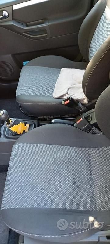 Usata Opel Meriva Cosmo 90 CV (66 kW) 2006 Nero Monovolume