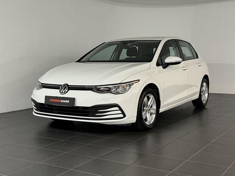 Usata VW Golf VIII Life 131 CV (96 kW) 2021 Bianco Utilitaria