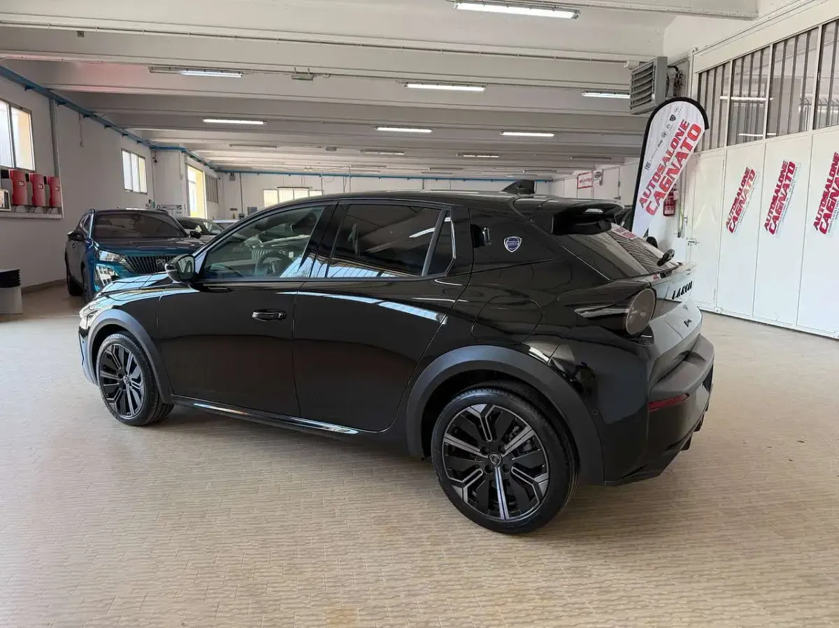 Nuova Lancia Ypsilon 101 CV (74 kW) 2025 Nero metalizzato Utilitaria
