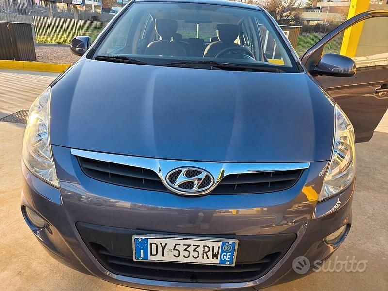 Usata Hyundai i20 100 CV (73 kW) 2010 Grigio Utilitaria