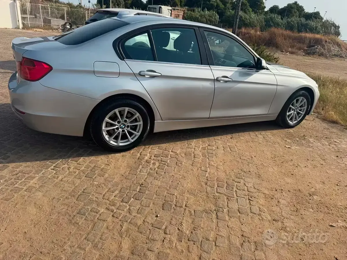 Usata BMW 316 Efficient Dynamics 116 CV (85 kW) 2013 Bluazzurro Berlina