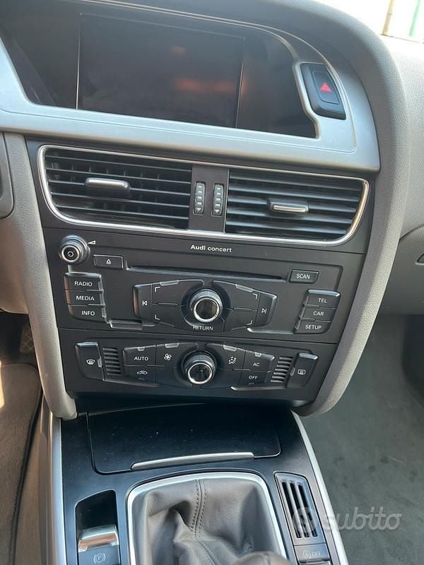 Usata Audi A4 143 CV (105 kW) 2012 Blu Station wagon