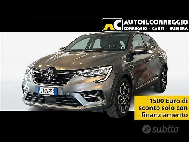 Usata Renault Arkana Techno 145 CV (106 kW) 2022 Grigio chiaro SUV