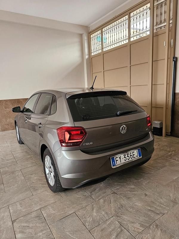 Usata VW Polo Comfortline 89 CV (65 kW) 2019 Grigio Berlina