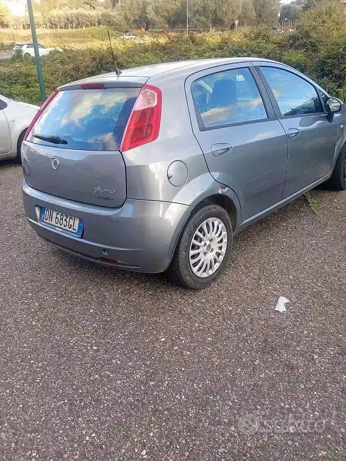 Usata Fiat Grande Punto 65 CV (47 kW) 2009 Grigio Utilitaria