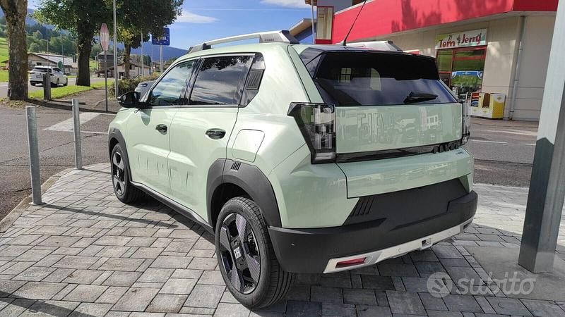 Nuova Fiat Grande Panda La Prima 110 CV (80 kW) 2025 Verde Utilitaria