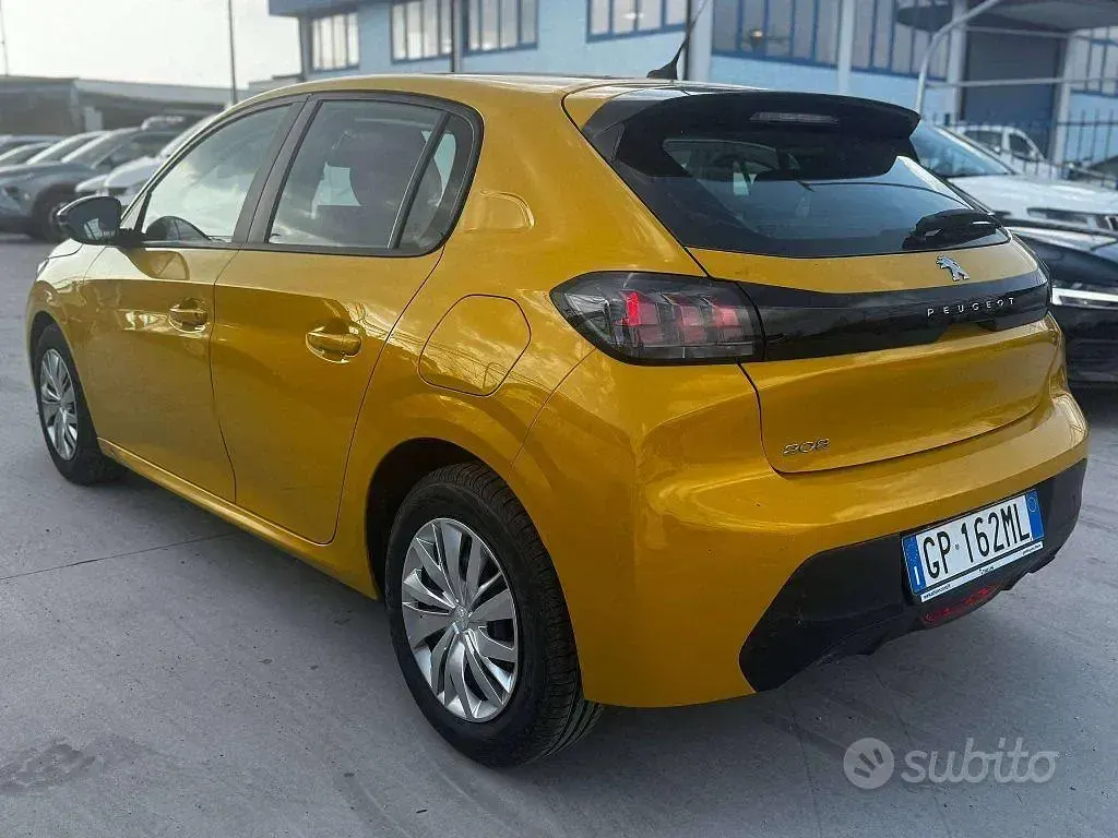 Usata Peugeot 208 Active 75 CV (55 kW) 2023 Giallo Utilitaria