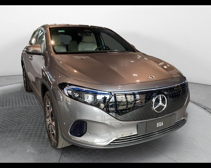 Usata Mercedes EQA250 Advanced Plus 94 kW (129 CV) 2024 Grigio SUV