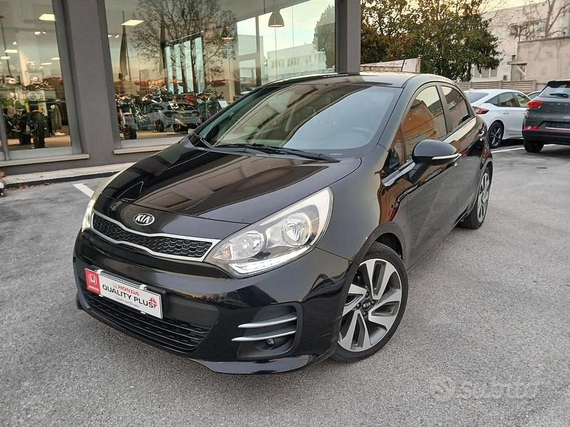 Usata Kia Rio 75 CV (55 kW) 2015 Nero Berlina