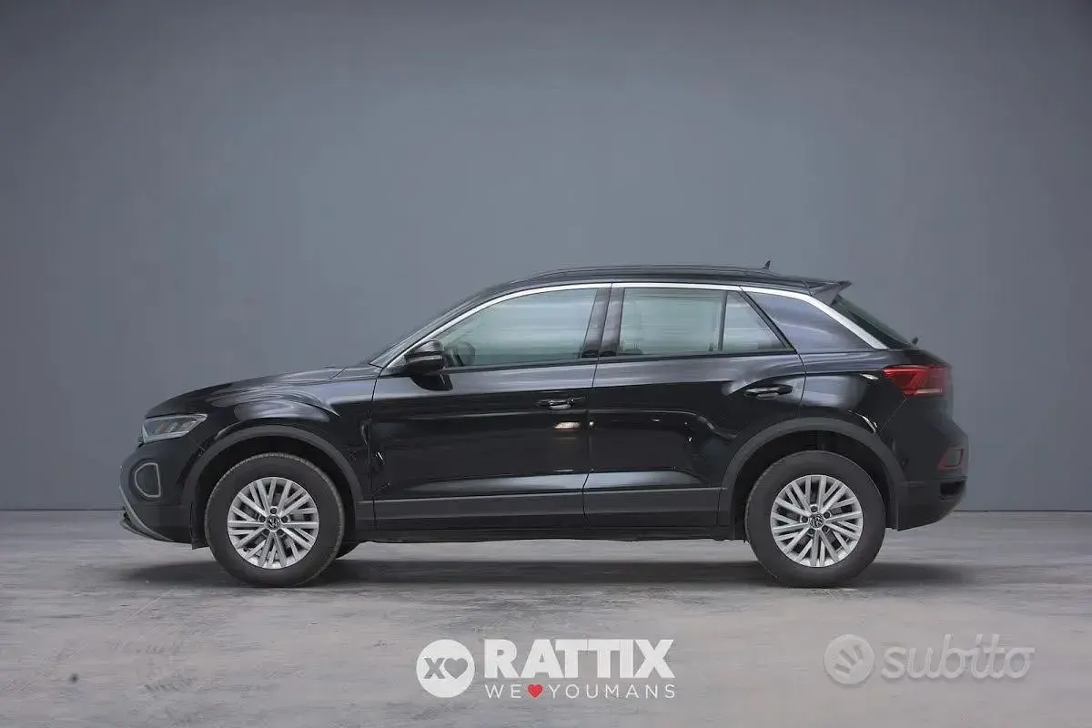 Usata VW T-Roc Life 116 CV (85 kW) 2025 Deep black SUV