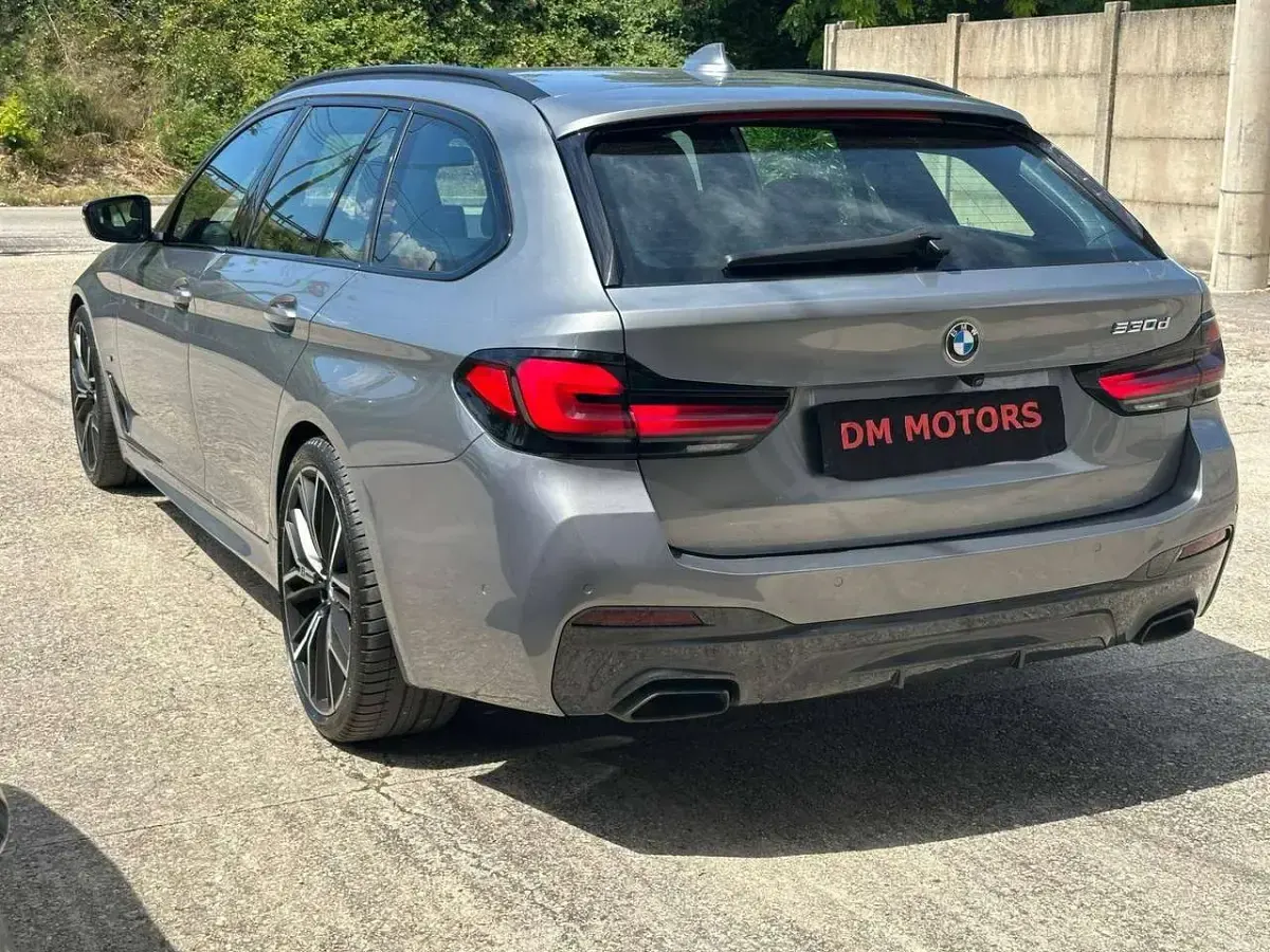 Usata BMW 530 M Sport 249 CV (183 kW) 2023 Grigio Station wagon