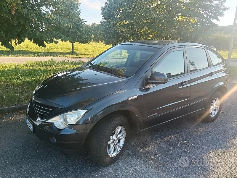 Usata SsangYong Actyon 150 CV (110 kW) 2009 Grigio Station wagon
