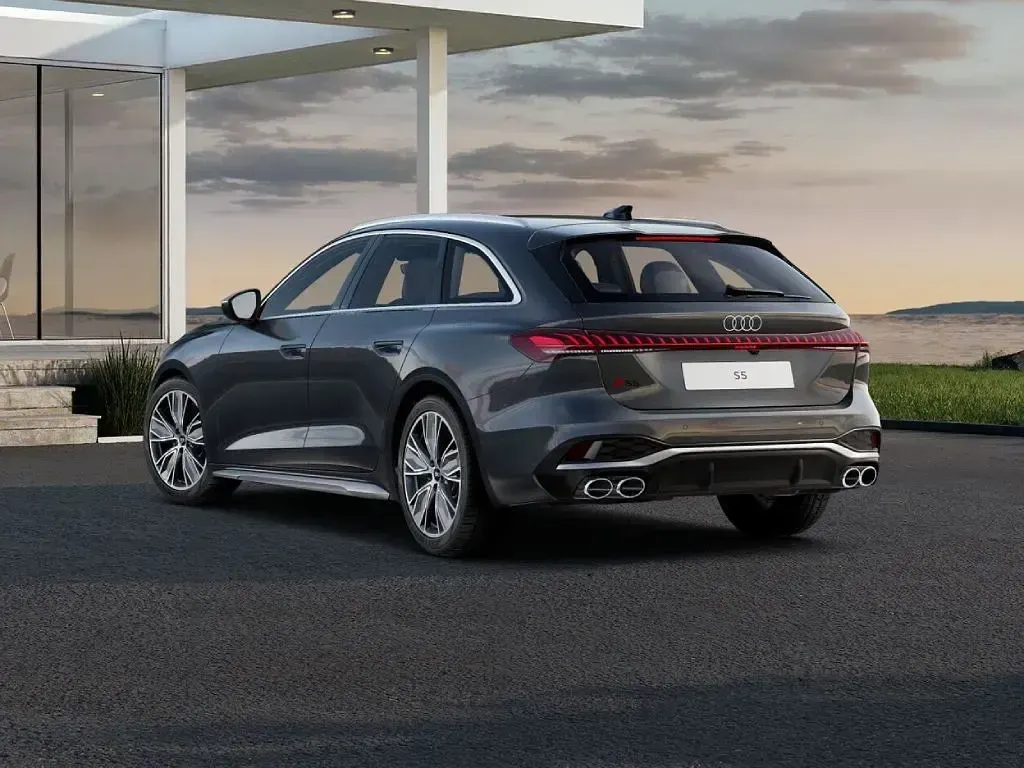 Nuova Audi S5 Ambiente 367 CV (269 kW) 2026 Grigio daytona perlato Station wagon