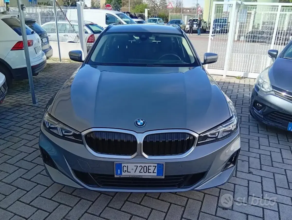 Usata BMW 320e 163 CV (119 kW) 2022 Grigio Station wagon