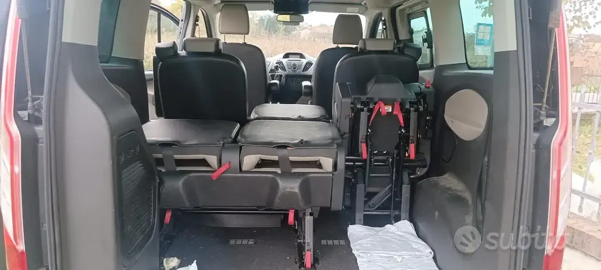 Usata Ford Tourneo 155 CV (114 kW) 2014 Nero Monovolume