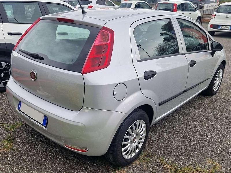 Usata Fiat Punto Street 69 CV (50 kW) 2018 Argento Utilitaria