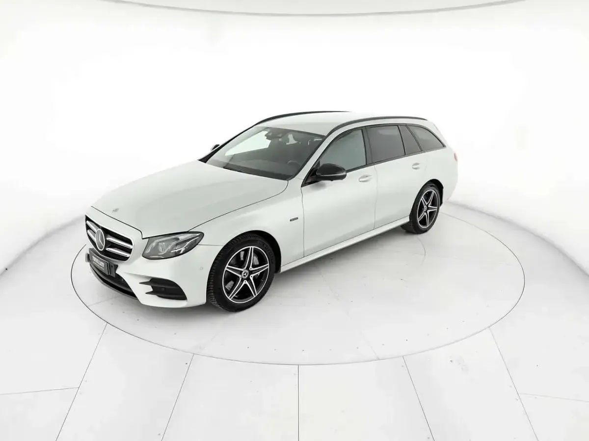 Usata Mercedes E300 Premium 194 CV (142 kW) 2020 Argento Station wagon