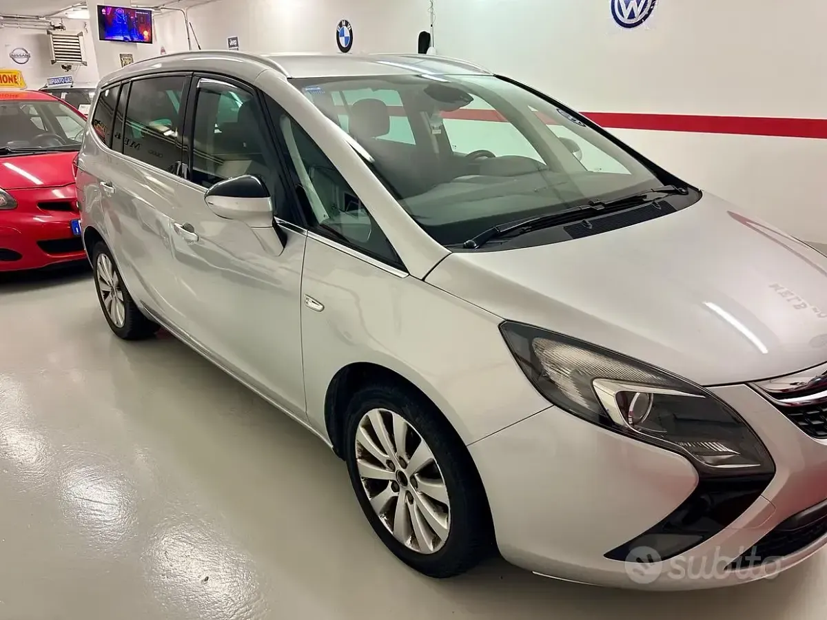 Usata Opel Zafira Tourer Cosmo 110 CV (80 kW) 2014 Grigio Monovolume