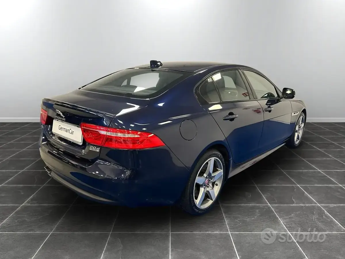 Usata Jaguar XE R-Sport 180 CV (132 kW) 2017 Berlina