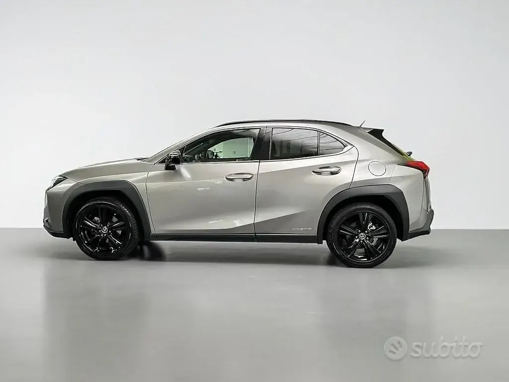Usata Lexus UX 250h 184 CV (135 kW) 2022 Grigio SUV