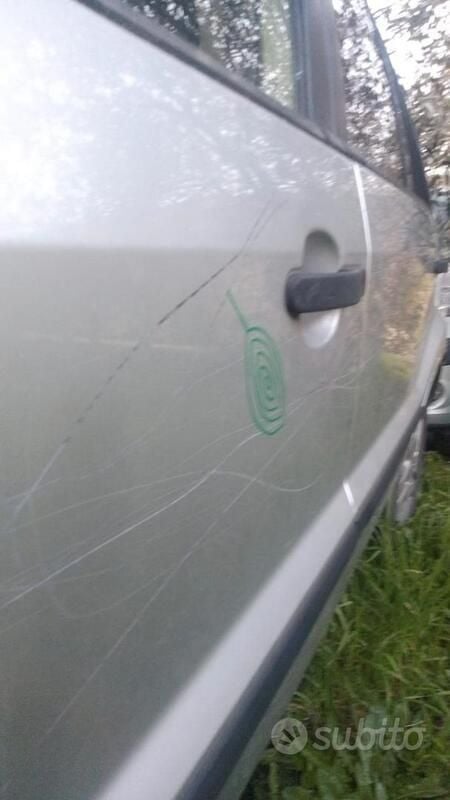 Usata Ford Fusion 80 CV (58 kW) 2005 Grigio Berlina